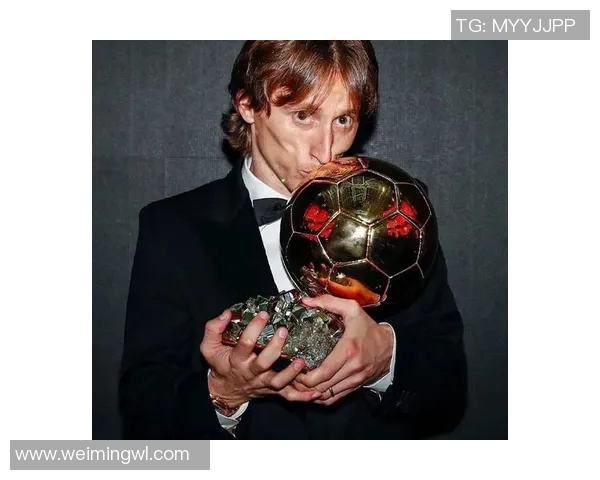 世界防守足球明星的传奇与成就探讨 世界防守足球明星的传奇与成就探讨